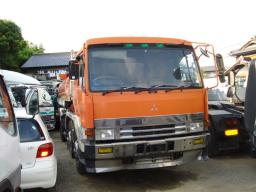 Mitsubishi FUSO tank lorry picture