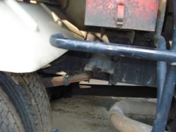 Mitsubishi FUSO tank lorry picture