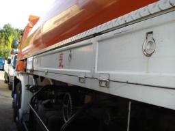 Mitsubishi FUSO tank lorry picture