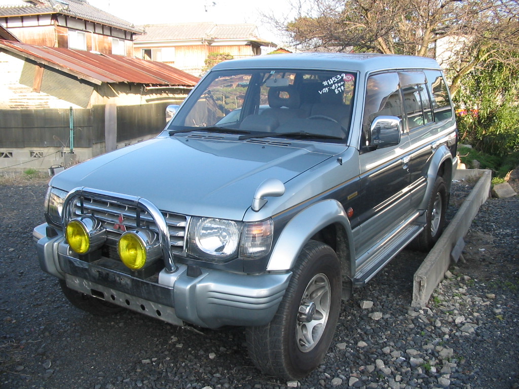 Mitsubishi PAJERO