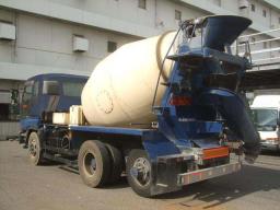 Isuzu GIGA Tractor picture