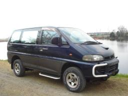 Mitsubishi DELICA SPACE GEAR XR picture