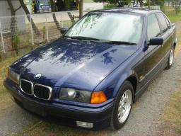 BMW 320i 