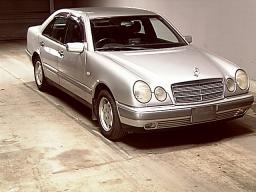 Mercedes-Benz E230 