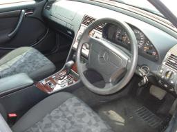 Mercedes-Benz C200 C-CLASS picture