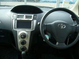 Toyota Vitz F picture