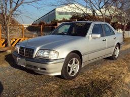 Mercedes-Benz C200 