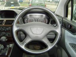 Mitsubishi Chariot Grandis new_grade picture