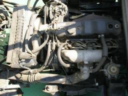 Isuzu Elf tank truck picture