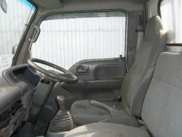 Isuzu Elf tank truck picture