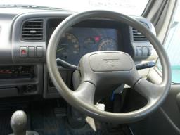 Isuzu Elf tank truck picture