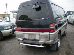 Mitsubishi DELICA STAR WAGON GLX picture