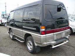 Mitsubishi DELICA STAR WAGON GLX picture