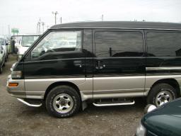 Mitsubishi DELICA STAR WAGON GLX picture
