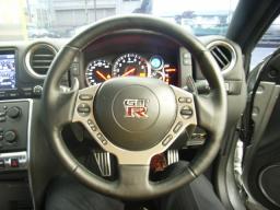 Nissan GT-R PREMIUM EDITION picture