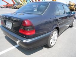 Mercedes-Benz C200 C-CLASS picture