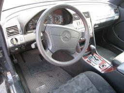 Mercedes-Benz C200 C-CLASS picture