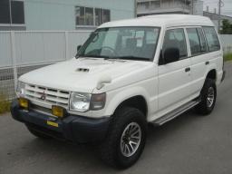 Mitsubishi Pajero 2.8DT  Kick up Roof