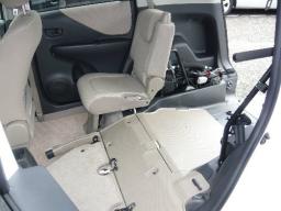 Toyota RACTIS WELLCAB picture