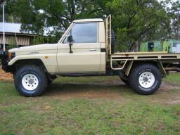Toyota Land Cruiser pick up