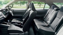 Toyota COROLLA AXIO 1.5G picture