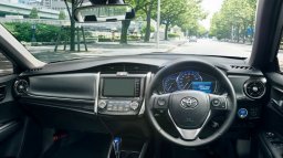 Toyota COROLLA AXIO 1.5G picture