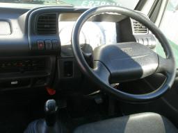 Isuzu Elf box body truck picture