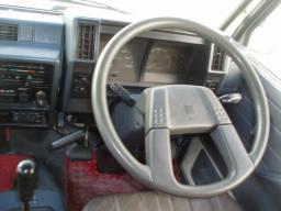 Isuzu JUSTON garbage truck picture