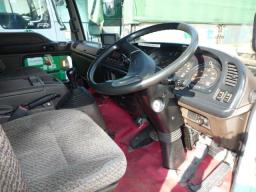 Isuzu 9m bus  picture