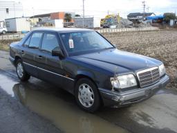Mercedes-Benz E320  picture