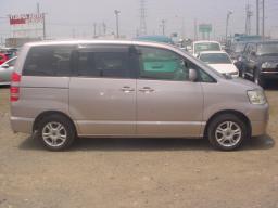 Toyota Noah  picture