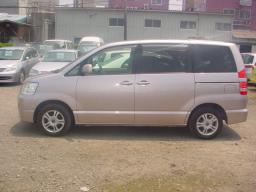 Toyota Noah  picture