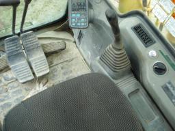 Komatsu PC-200-6E  picture