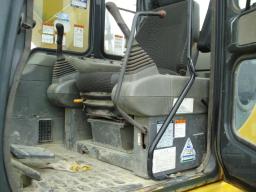 Komatsu PC-200-6E  picture