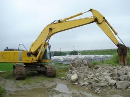 Komatsu PC-200-6E  picture