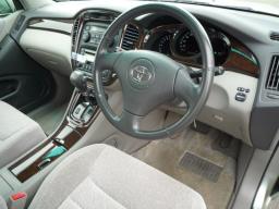 Toyota Kluger V 2.4G picture