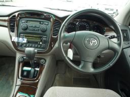 Toyota Kluger V 2.4G picture