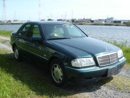 Mercedes-Benz C240 