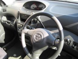 Toyota Funcargo Welfare car picture