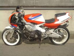 Honda CBR400R 