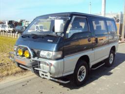 Mitsubishi DELICA STAR WAGON 