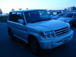 Mitsubishi Pajero IO 2.0 4WD Pearl Package