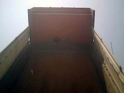 Nissan UD Dump picture