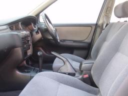 Nissan Bluebird XE picture