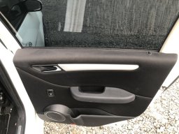 Mercedes-Benz B200 W245 picture