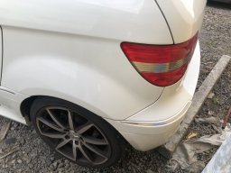 Mercedes-Benz B200 W245 picture