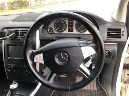 Mercedes-Benz B200 W245 picture