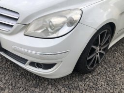 Mercedes-Benz B200 W245 picture