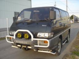Mitsubishi DELICA STAR WAGON 