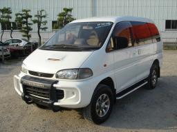 Mitsubishi DELICA SPACE GEAR EXCEED 2